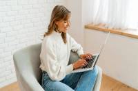 What Causes Thrush? Triggers, Risk Factors & Treatment Tips